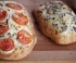 Фокачча с красным луком и чесноком 